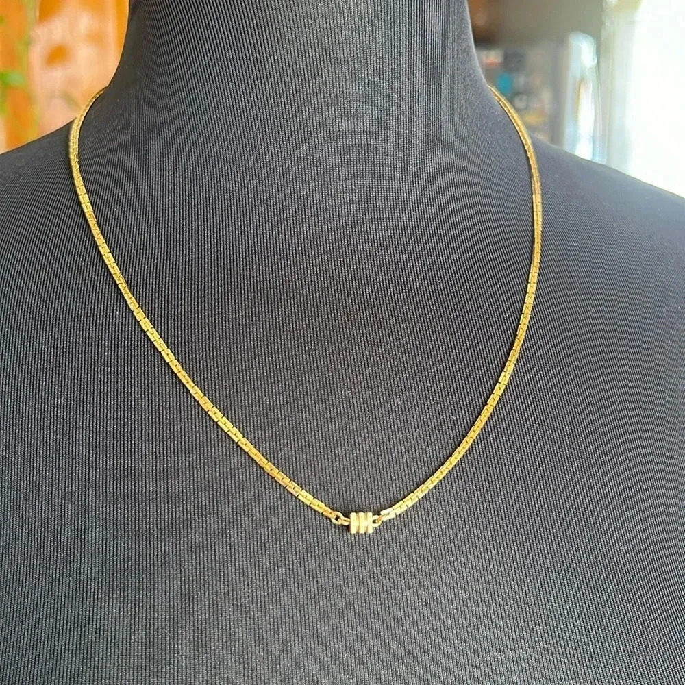 Monet necklace